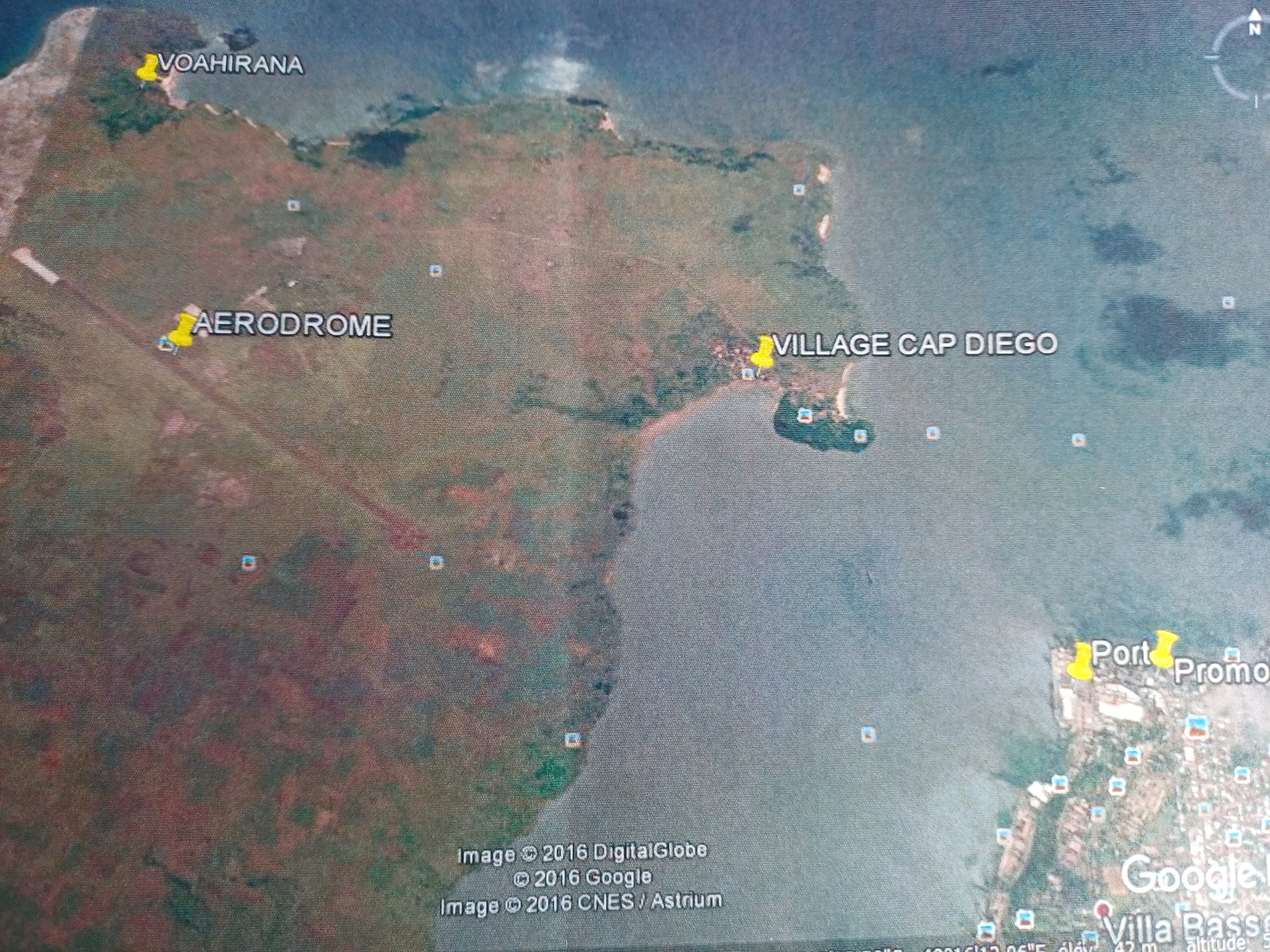 Vue satellite situant Voahirana et le village de Cap Diego